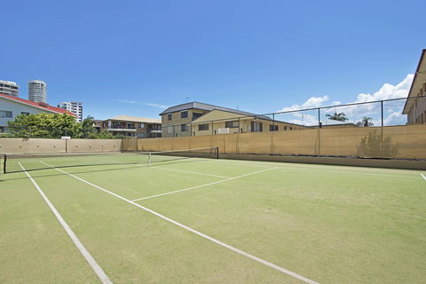 Burleigh Esplanade Apartments - VIC Tourism 15