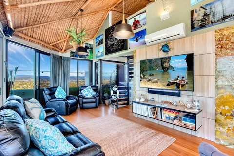 Burleigh Esplanade Apartments - VIC Tourism 12