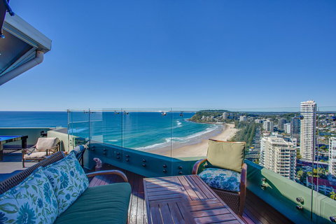 Burleigh Esplanade Apartments - VIC Tourism 4