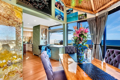 Burleigh Esplanade Apartments - VIC Tourism 2