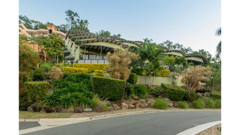 Paradise Penthouse At Waves - Airlie Beach - VIC Tourism 29