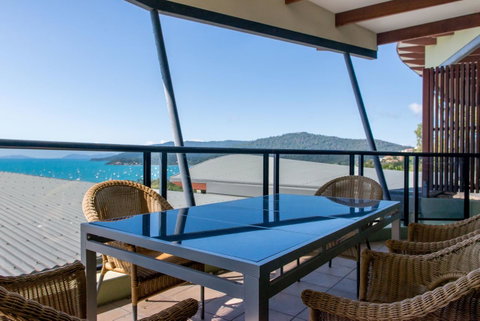 Paradise Penthouse At Waves - Airlie Beach - VIC Tourism 25