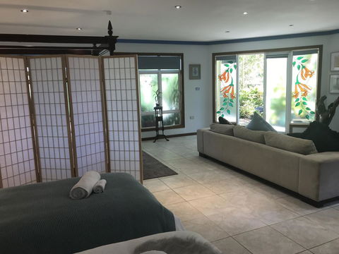 Taj On Byrnes - Private Luxury Apartment Mareeba - VIC Tourism 9