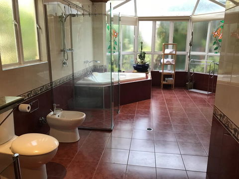 Taj On Byrnes - Private Luxury Apartment Mareeba - VIC Tourism 3