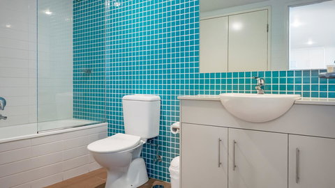 Swell Resort Burleigh Heads - VIC Tourism 39