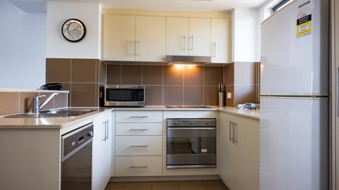 Swell Resort Burleigh Heads - VIC Tourism 7