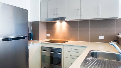 Swell Resort Burleigh Heads - VIC Tourism 31