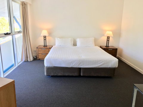 CHA Private Apts Diamond Beach - VIC Tourism 6