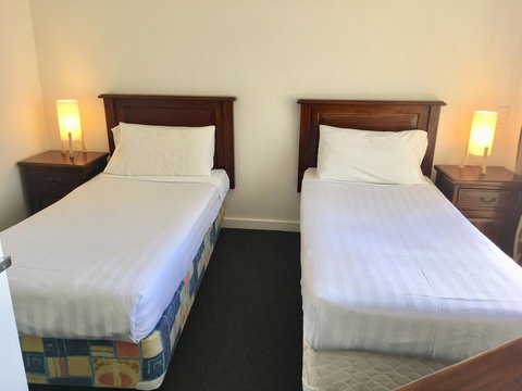 CHA Private Apts Diamond Beach - VIC Tourism 3