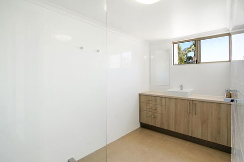 Surf Dance Apartments - VIC Tourism 30