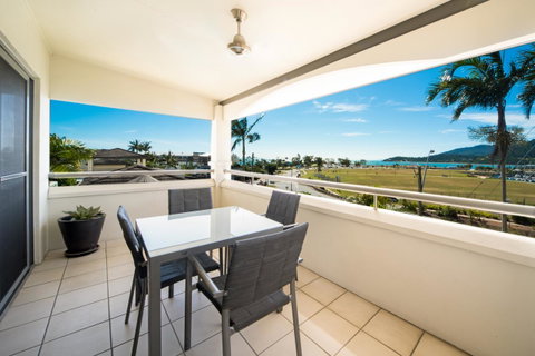 Portside Whitsunday Luxury Holiday Apartments - VIC Tourism 4