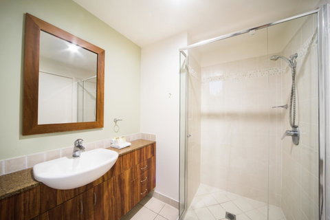 Portside Whitsunday Luxury Holiday Apartments - VIC Tourism 22