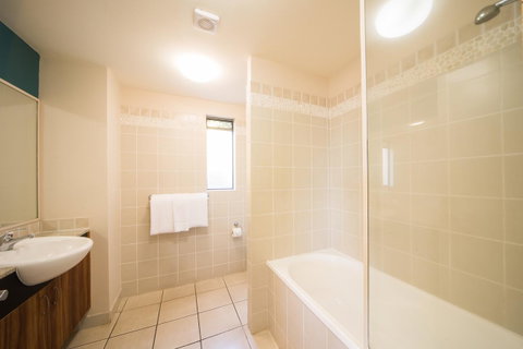 Portside Whitsunday Luxury Holiday Apartments - VIC Tourism 14