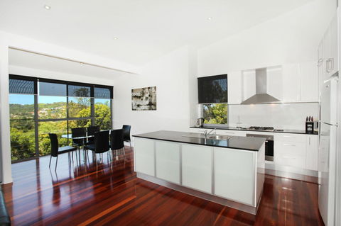 224 Centenary Heights Road Coolum Beach, 500 Dollar Bond, Linen Included - VIC Tourism 2