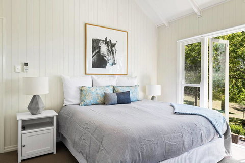 Hollow Tree Farm - VIC Tourism 2