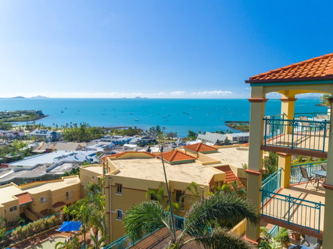 Toscana Village Resort - VIC Tourism 0