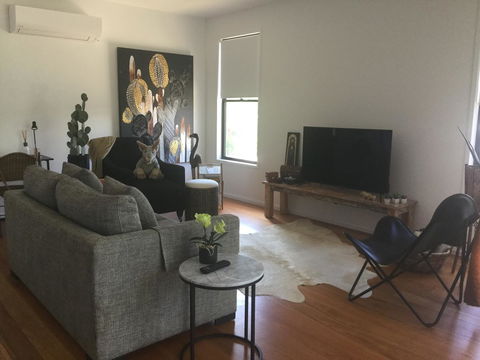 Sam's Buderim Mountain Guest House - VIC Tourism 6