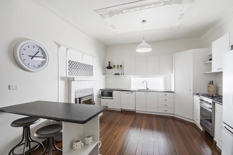 The Lighthouse - VIC Tourism 12