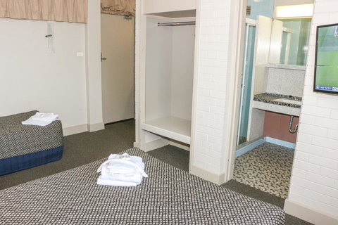 Brighton Hotel - VIC Tourism 5