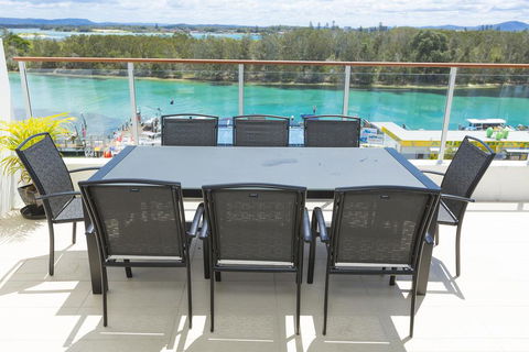 Waterline Penthouse 304 - VIC Tourism 1