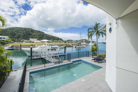Waters Edge Townhouse 2 - VIC Tourism 2