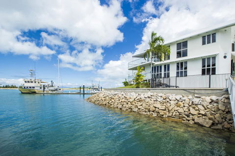 Waters Edge Townhouse 2 - VIC Tourism 1