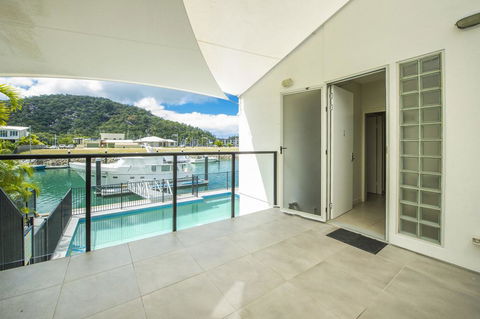 Waters Edge Townhouse 2 - VIC Tourism 3