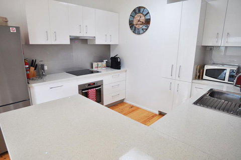 WAVES ON FLORIDA - SURF SIDE - VIC Tourism 2