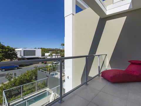 WAVES ON KAMALA 13 - VIC Tourism 2