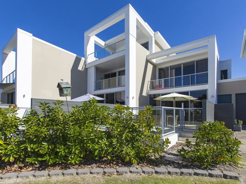 WAVES ON KAMALA 13 - VIC Tourism 0