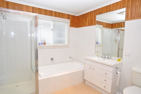 WELCOME BREAK - PET FRIENDLY - VIC Tourism 3