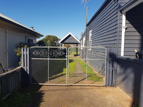 Welcome Stranger Cottage - VIC Tourism 2