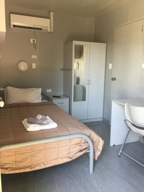 Wellshot Hotel - VIC Tourism 1