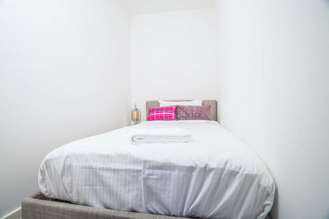 Wentworth Point 2Beds1Study2Bath Brand New APT - VIC Tourism 3