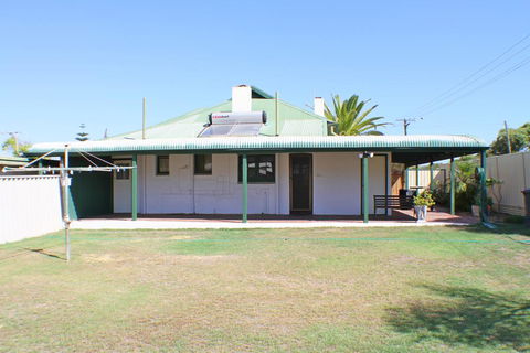 West End Retreat - VIC Tourism 3