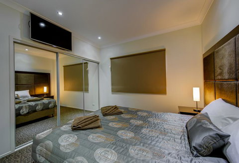 Western Downs Motor Inn - VIC Tourism 2