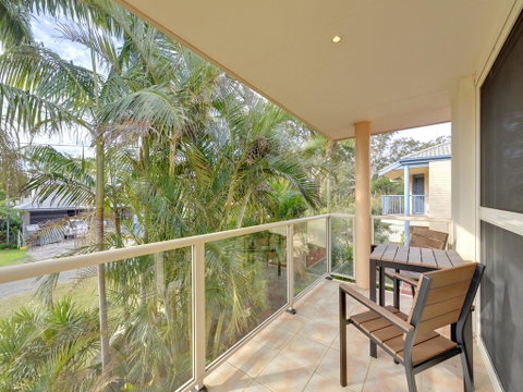 White Horses, 7A Achilles Street - VIC Tourism 1