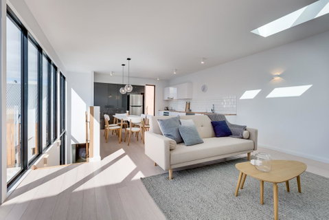 White Room Apartments - VIC Tourism 0