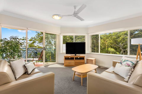 Whitesands 501 - Main Beach Location - VIC Tourism 3