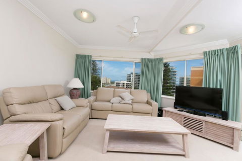 Whitesands, Unit 402, 34-38 North Street - VIC Tourism 2
