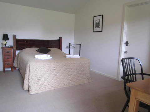 Willalooka Tavern - VIC Tourism 2