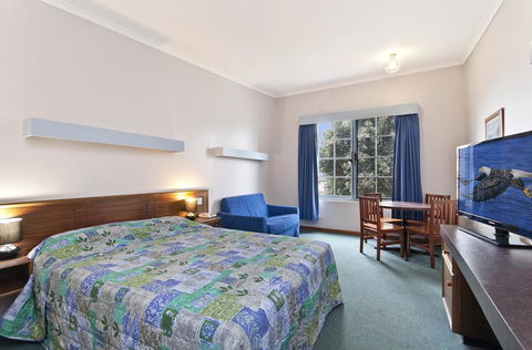 William Dutton Motel - VIC Tourism 3