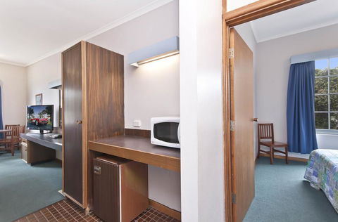 William Dutton Motel - VIC Tourism 2
