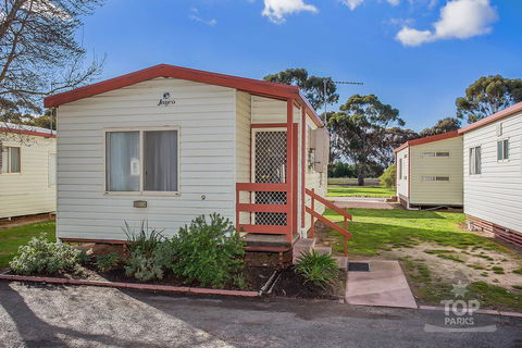 Wimmera Lakes Caravan Resort - VIC Tourism 1