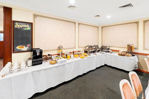 WM Hotel Bankstown - VIC Tourism 3