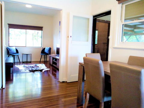 Wombat Cottage Albury - VIC Tourism 3