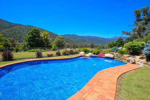 Wombat Hollow - VIC Tourism 2