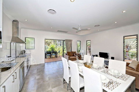 Woodgate Beach Houses - VIC Tourism 2
