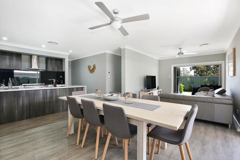 Wowly Waters - Pet Friendly - 1 Min Walk To Beach - VIC Tourism 2