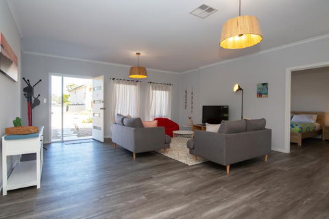Xanadu - Aldinga Beach - VIC Tourism 3